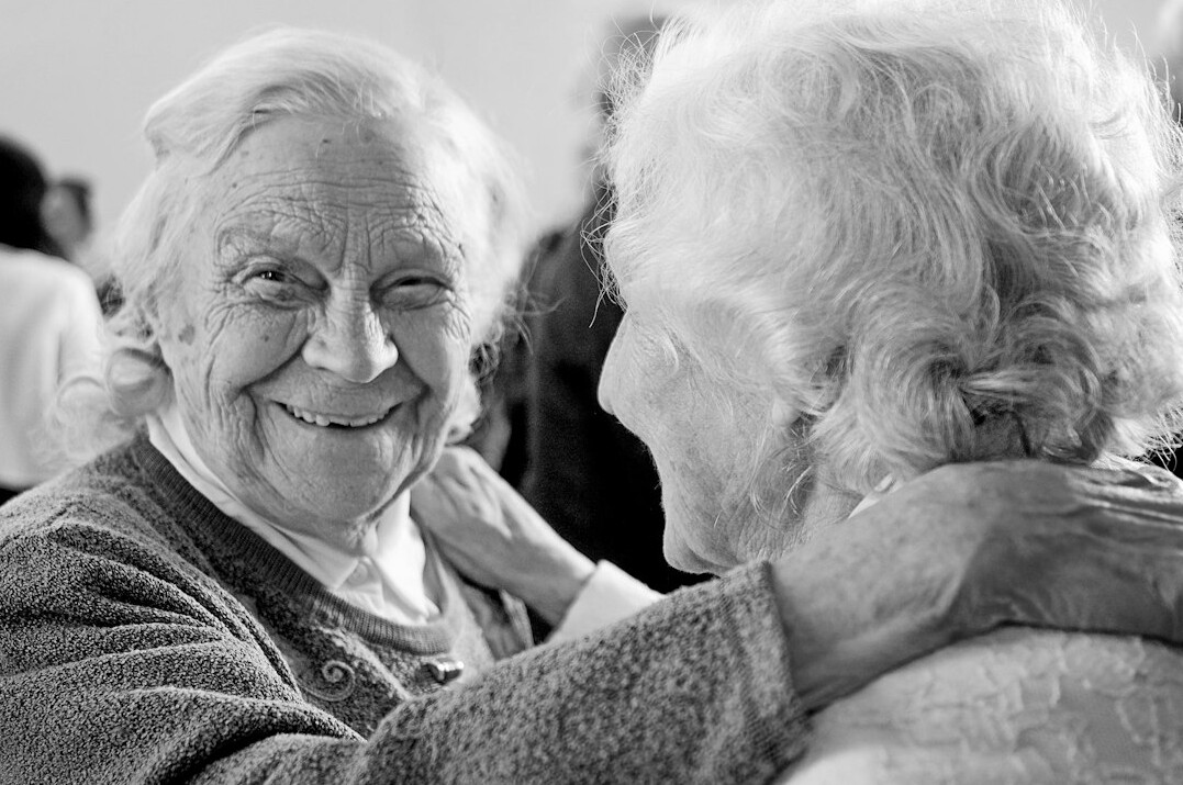 elderly danes sharing stories