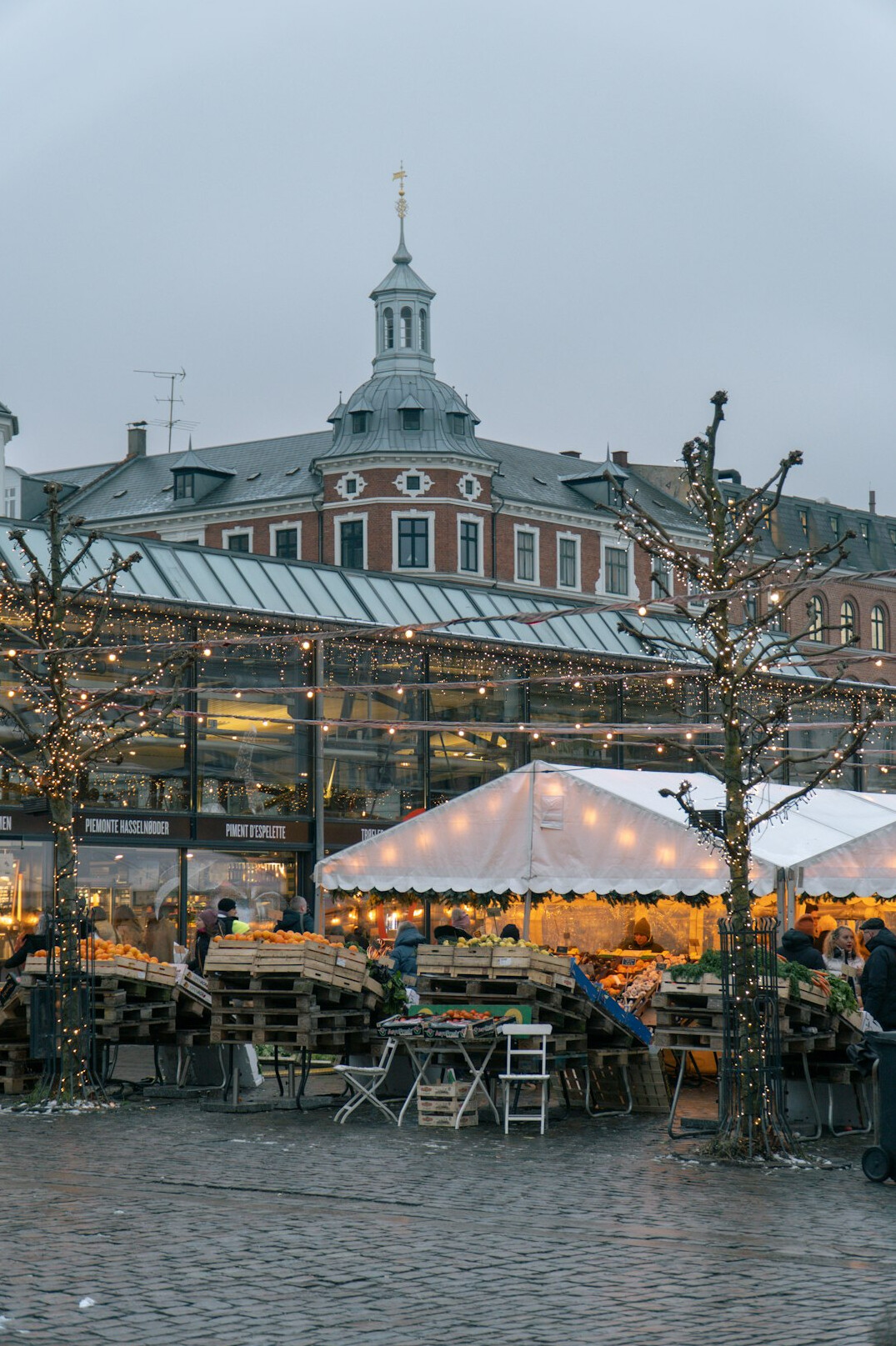 closing time at danish market